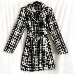 Women's coat. Short length. Black-white. Size M